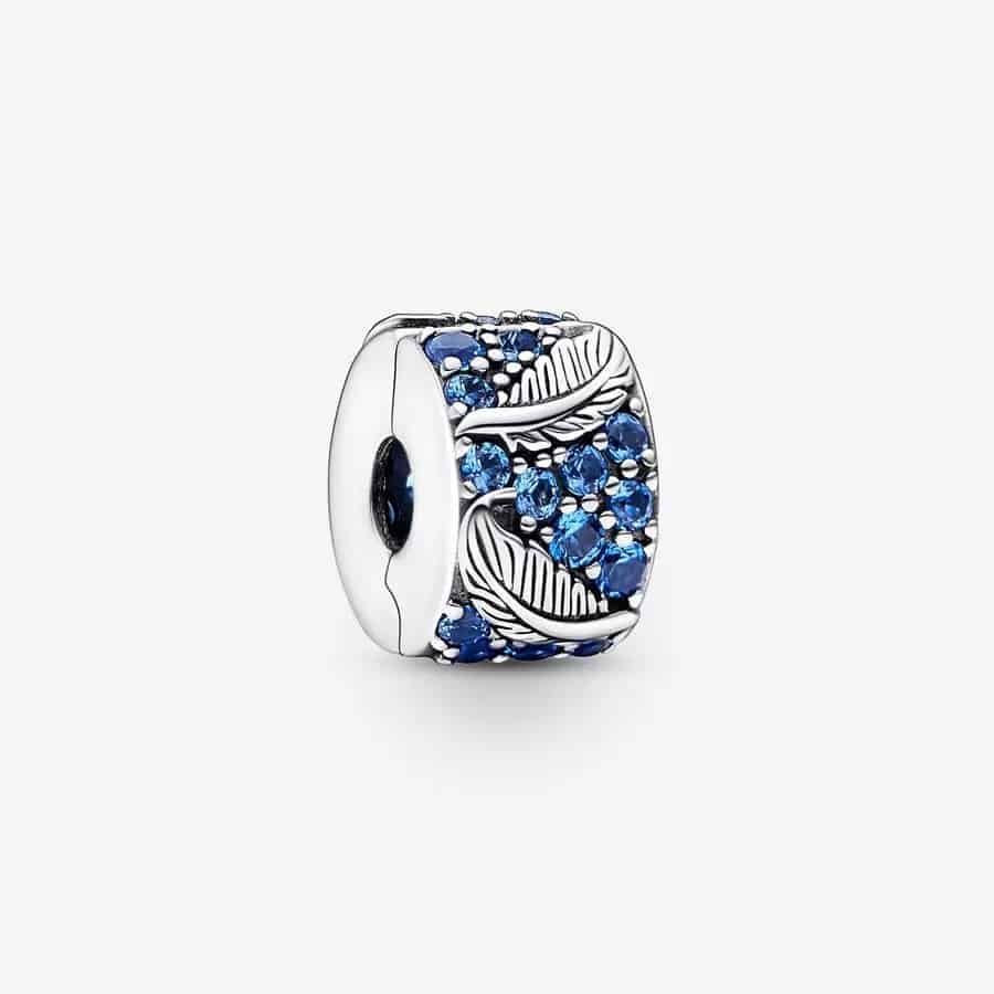 Charm Clip Plume Courbe & Pavé 39,00 € - 792552C01 Charm Clip Plume Courbe & Pavé 39,00 € - 792552C01