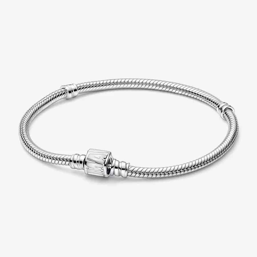 Bracelet Maille Serpent Fermoir Logo Marvel Pandora Moments - 79.00€ - 592561C01 Bracelet Maille Serpent Fermoir Logo Marvel Pandora Moments - 79.00€ - 592561C01