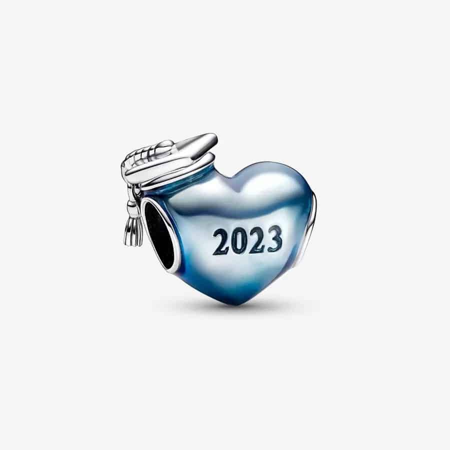 Charm Cœur de Diplômé(e) 2023 Bleu 39,00 € - 792590C01 Charm Cœur de Diplômé(e) 2023 Bleu 39,00 € - 792590C01