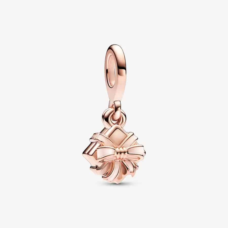 Charm Pendant Cadeau d’Anniversaire Ouvrable 69,00 € - 782591C01 Charm Pendant Cadeau d’Anniversaire Ouvrable 69,00 € - 782591C01