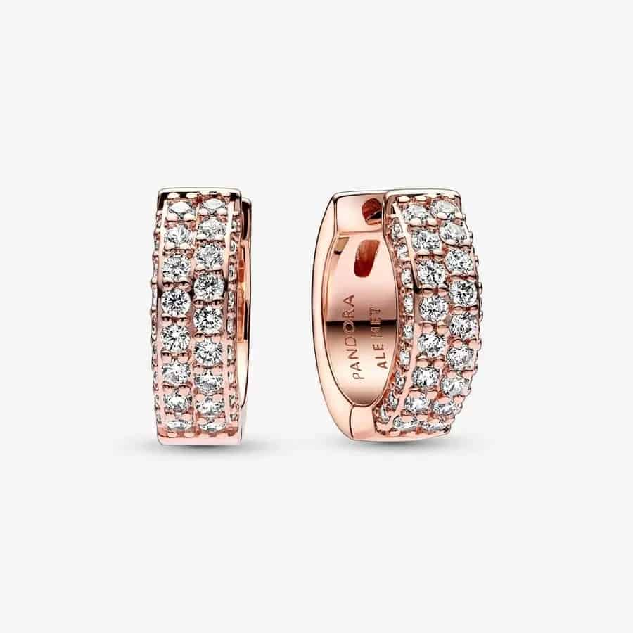 Créoles Double Rang Pavées Pandora Timeless 99,00 € - 282622C01 Créoles Double Rang Pavées Pandora Timeless 99,00 € - 282622C01