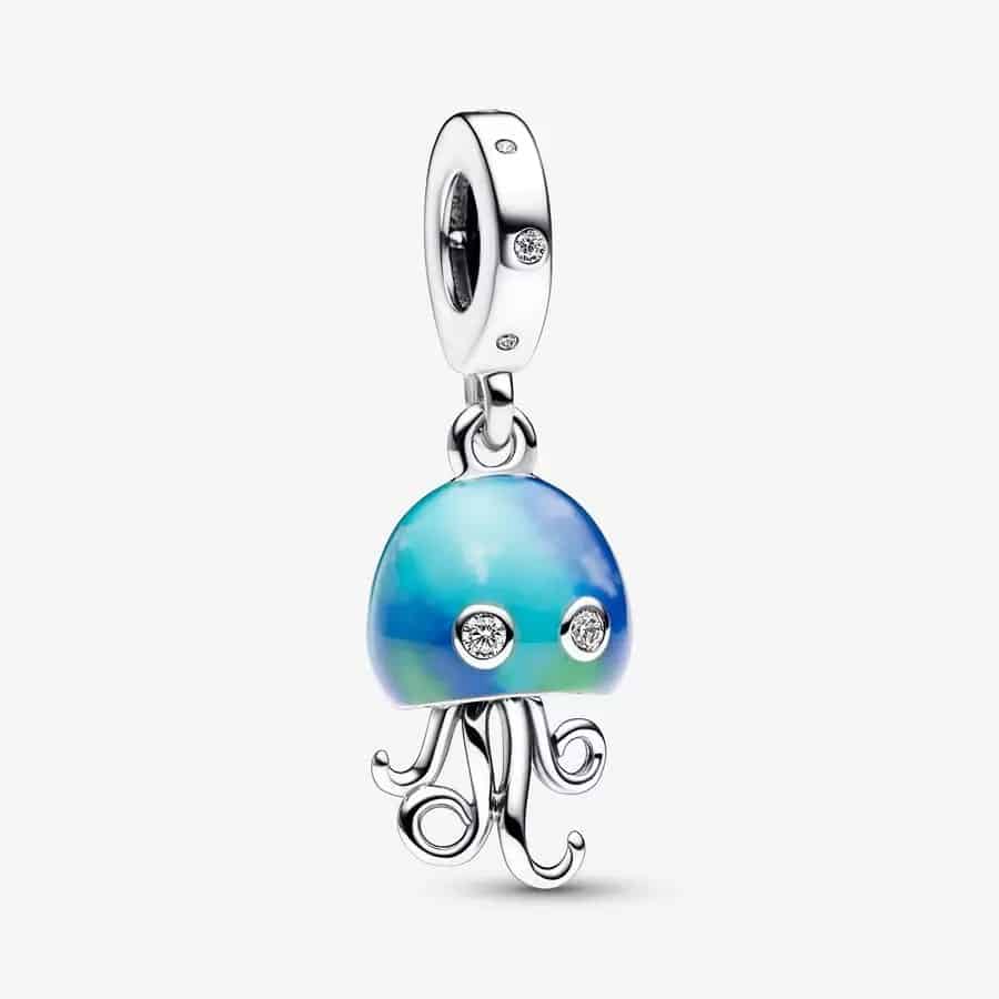 Charm Pendant Méduse Versicolore 49,00 € - 792704C01 Charm Pendant Méduse Versicolore 49,00 € - 792704C01