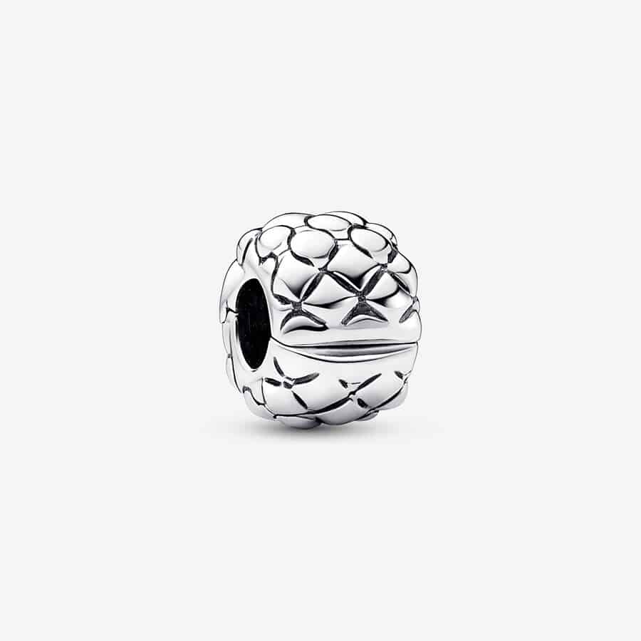 Charm Clip Clouté Audacieux 39,00 € - 792746C00 Charm Clip Clouté Audacieux 39,00 € - 792746C00