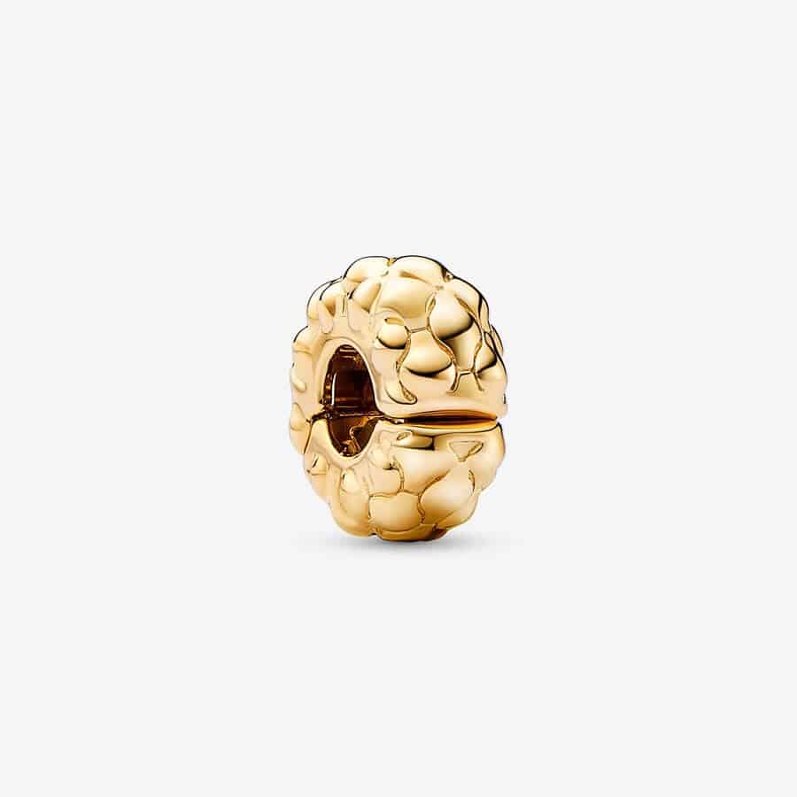 Charm Clip Clouté Doré à l'or Fin 49,00 € - 762716C00 Charm Clip Clouté Doré à l'or Fin 49,00 € - 762716C00