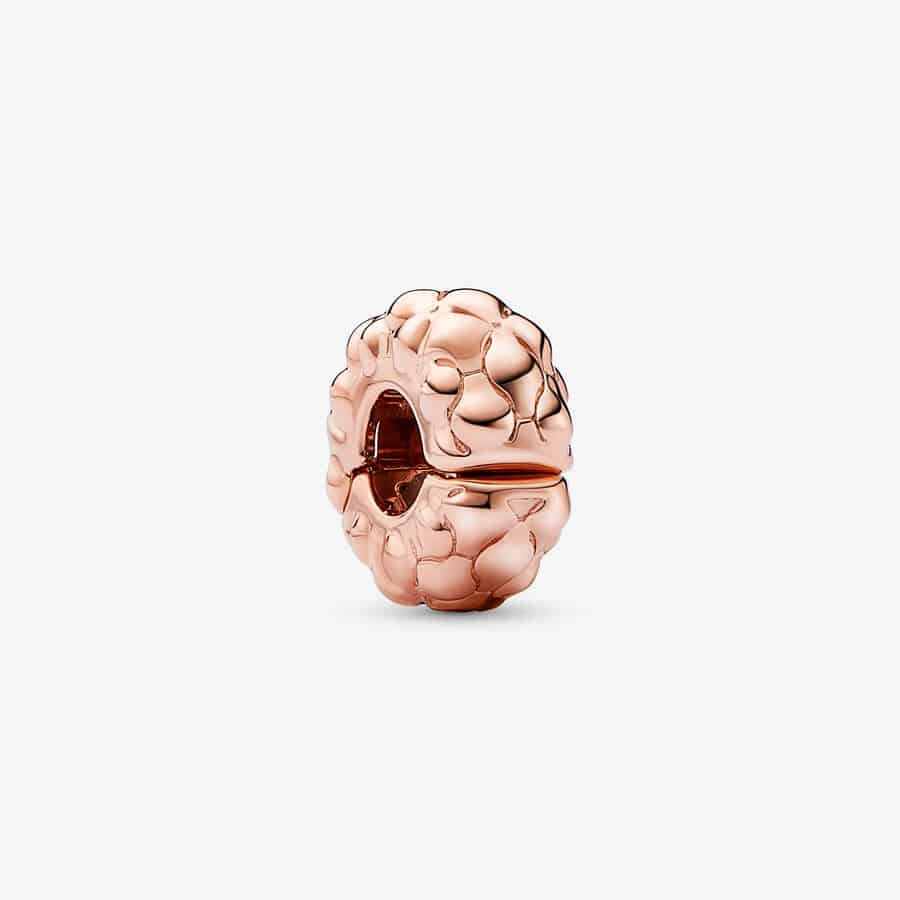 Charm Clip Clouté Fin 49,00 € - 782716C00 Charm Clip Clouté Fin 49,00 € - 782716C00