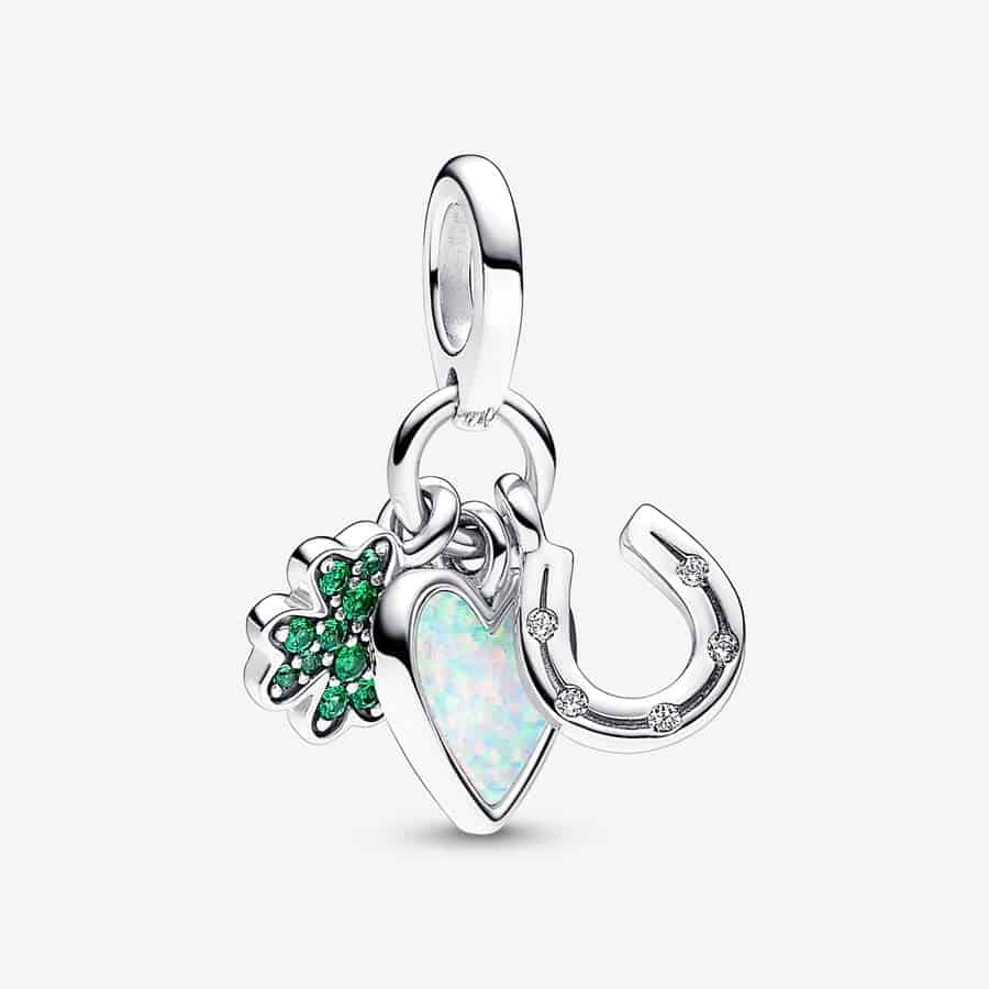 Charm Pendant Triple Trèfle à Quatre Feuilles, Cœur et Fer à Cheval 59,00 € - 792755C01 Charm Pendant Triple Trèfle à Quatre Feuilles, Cœur et Fer à Cheval 59,00 € - 792755C01