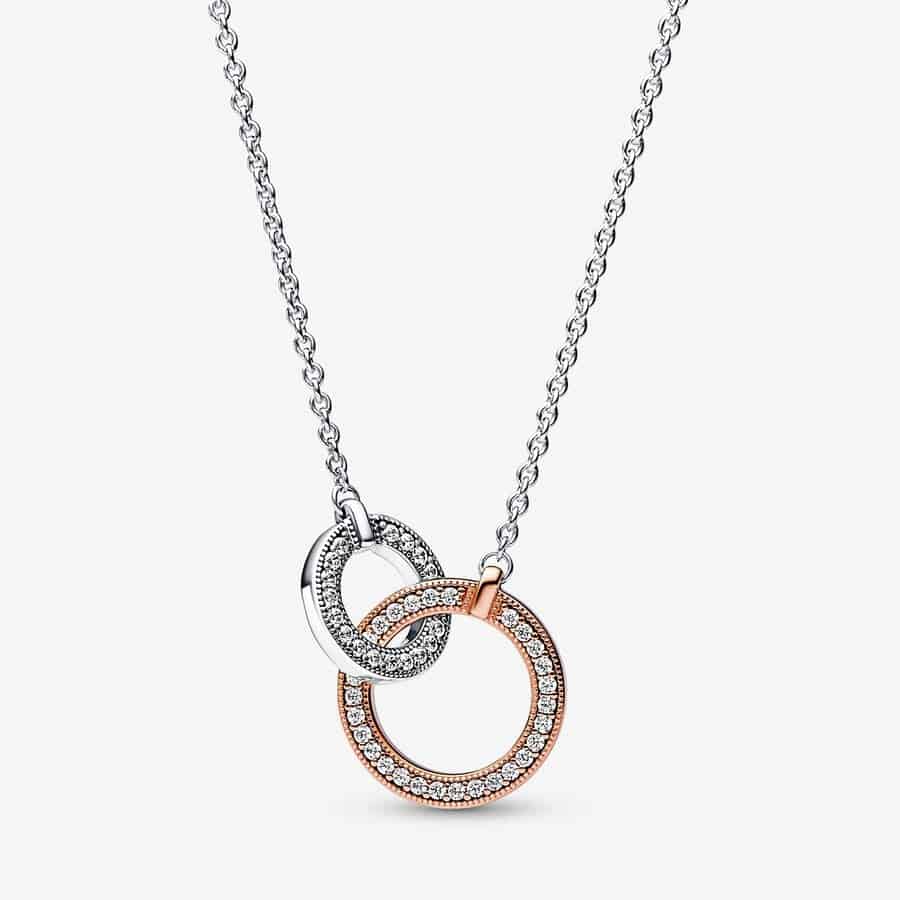Collier Cercles Entrelacés Bimatière Pandora Signature 119,00 € - 382778C01 Collier Cercles Entrelacés Bimatière Pandora Signature 119,00 € - 382778C01