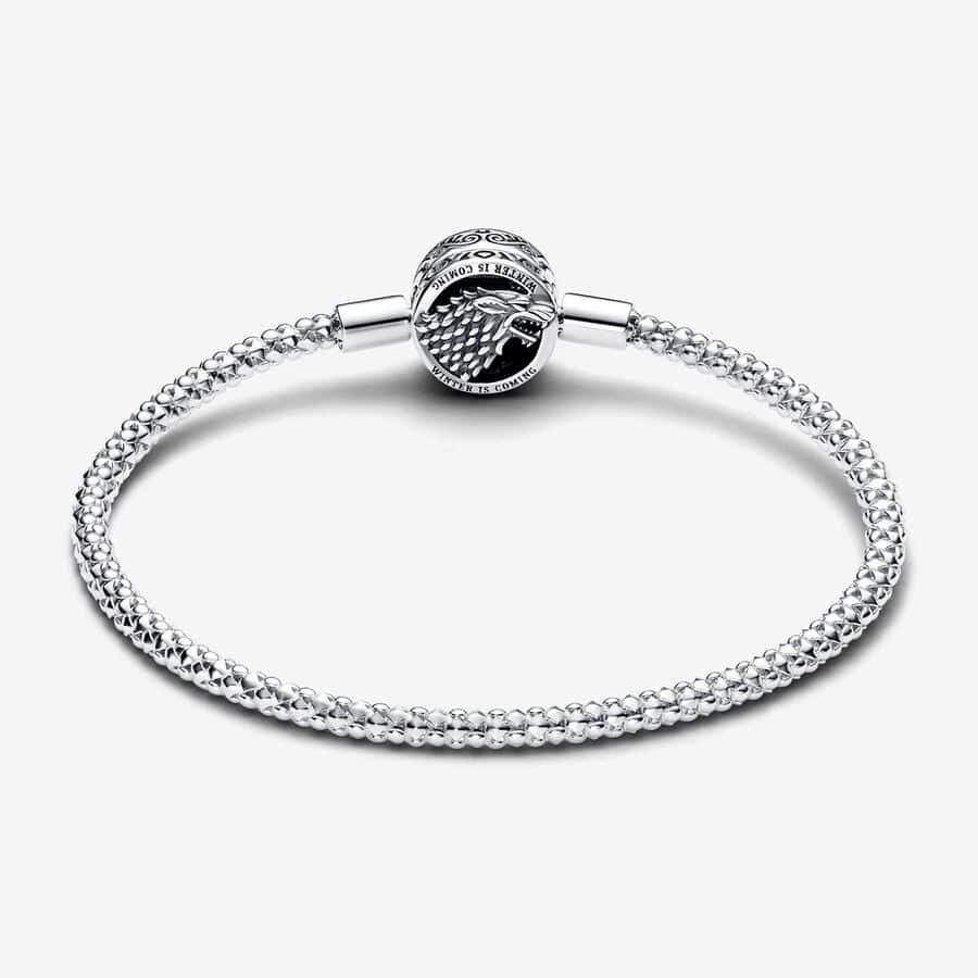 Dos Bracelet Maille Cloutée Pandora Moments Game of Thrones Fermoir Emblème de la Maison 562964C00 - 109€ Dos Bracelet Maille Cloutée Pandora Moments Game of Thrones Fermoir Emblème de la Maison 562964C00 - 109€
