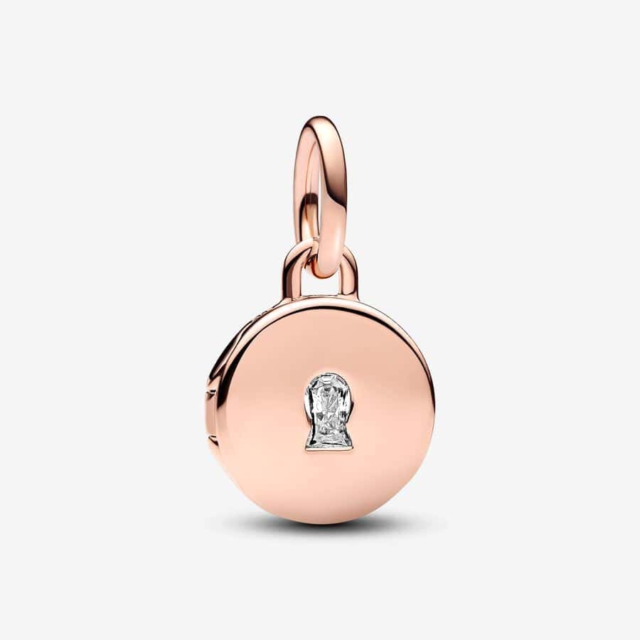 Charm Pendant Médaillon Amour Ouvrable et Gravable 79,00 € - 793066C01 Charm Pendant Médaillon Amour Ouvrable et Gravable 79,00 € - 793066C01