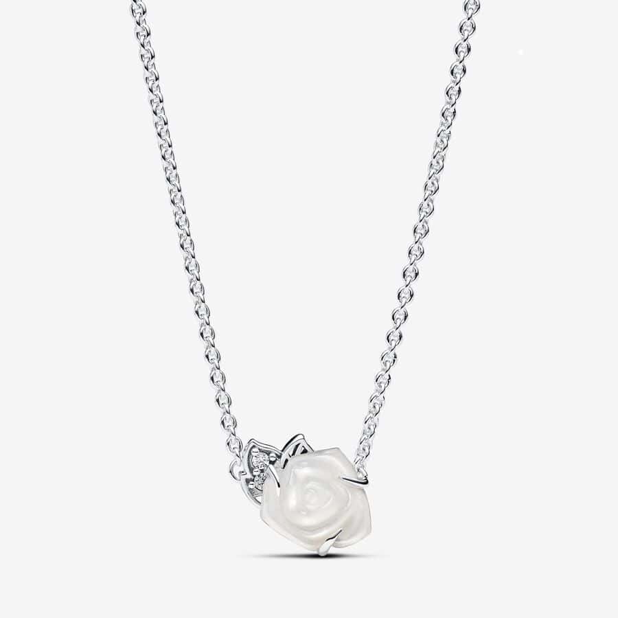Collier Rose Blanche 79,00 € - 393206C01 Collier Rose Blanche 79,00 € - 393206C01